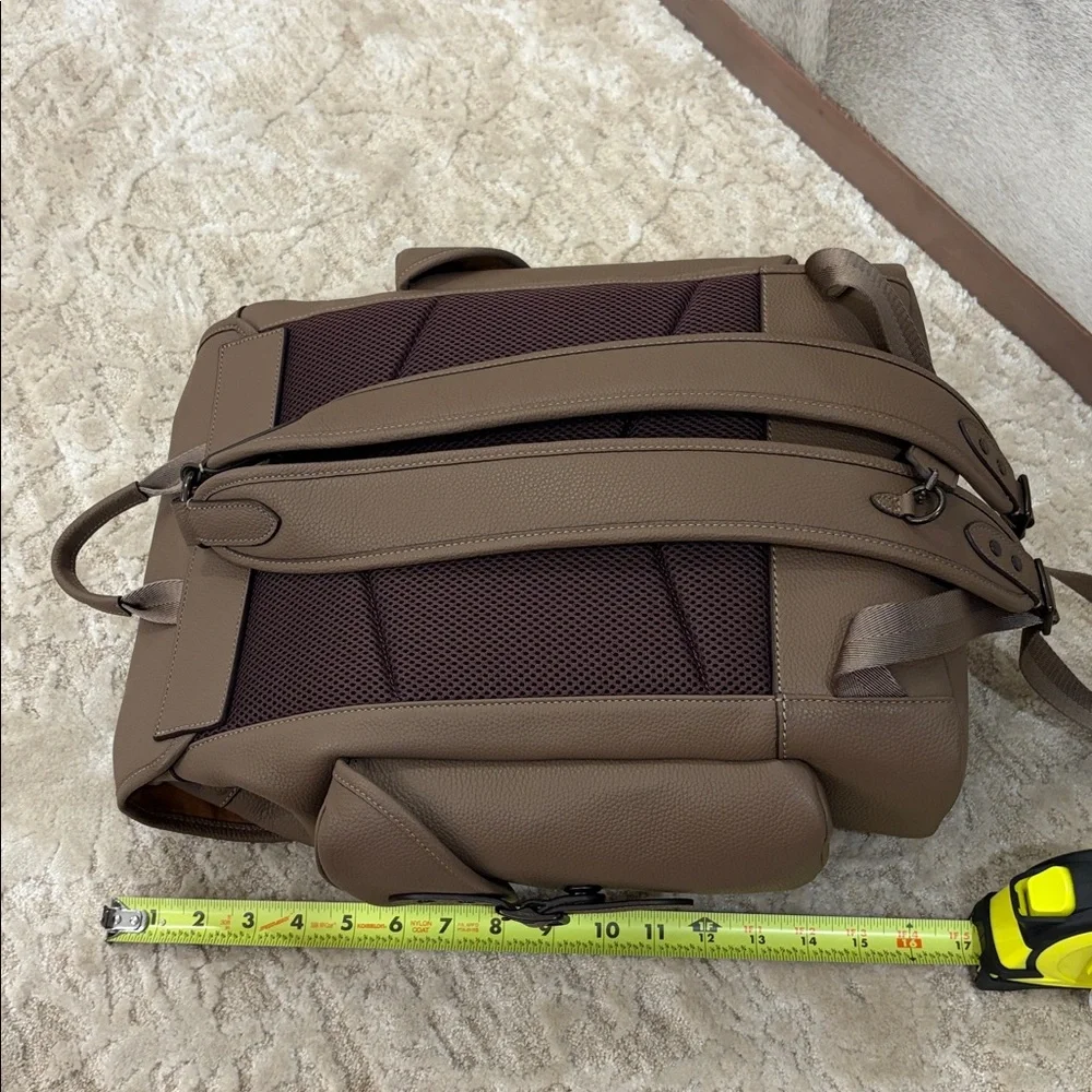 Coach Pebbled Leather Backpack – Neutral Taupe/Brown - Luxury limited edition - Picture 11 of 12